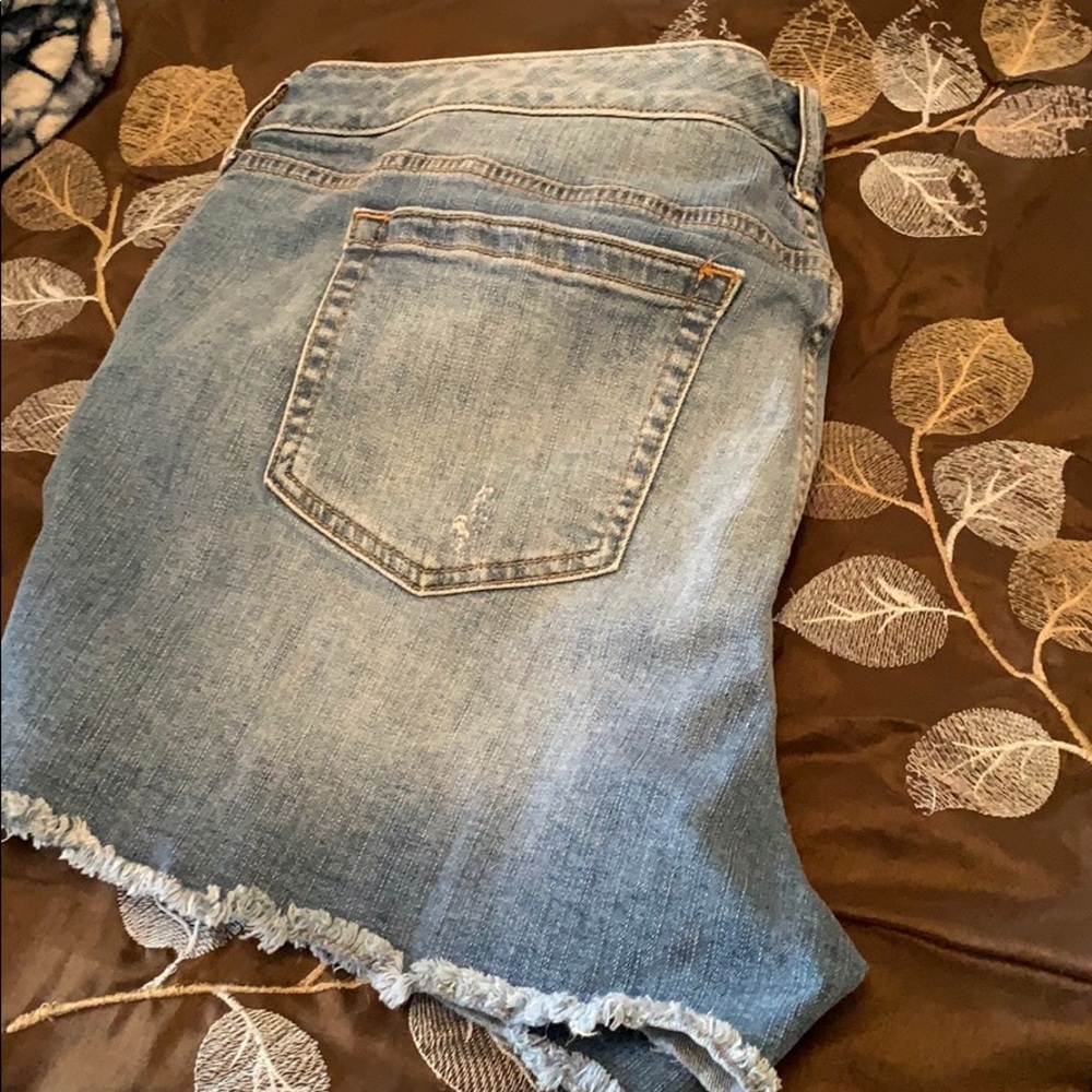 Shorts - Picture 3 of 3